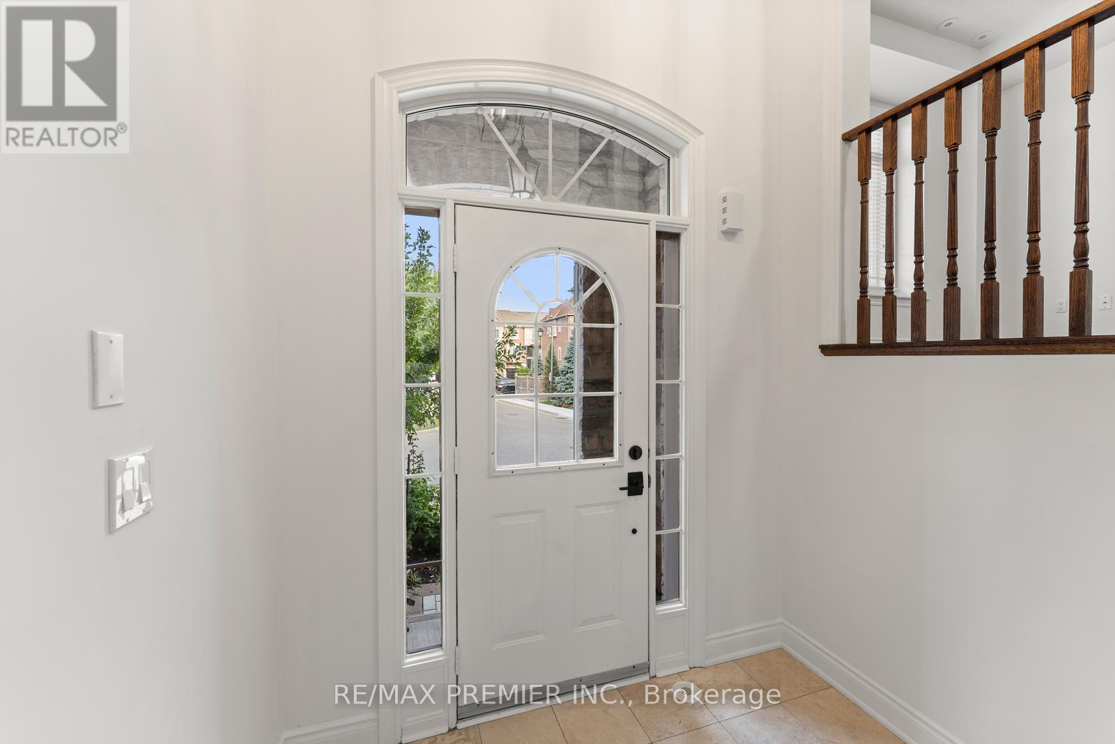 34 George Bogg Road, Vaughan (East Woodbridge), Ontario  L4L 0A3 - Photo 3 - N12442587