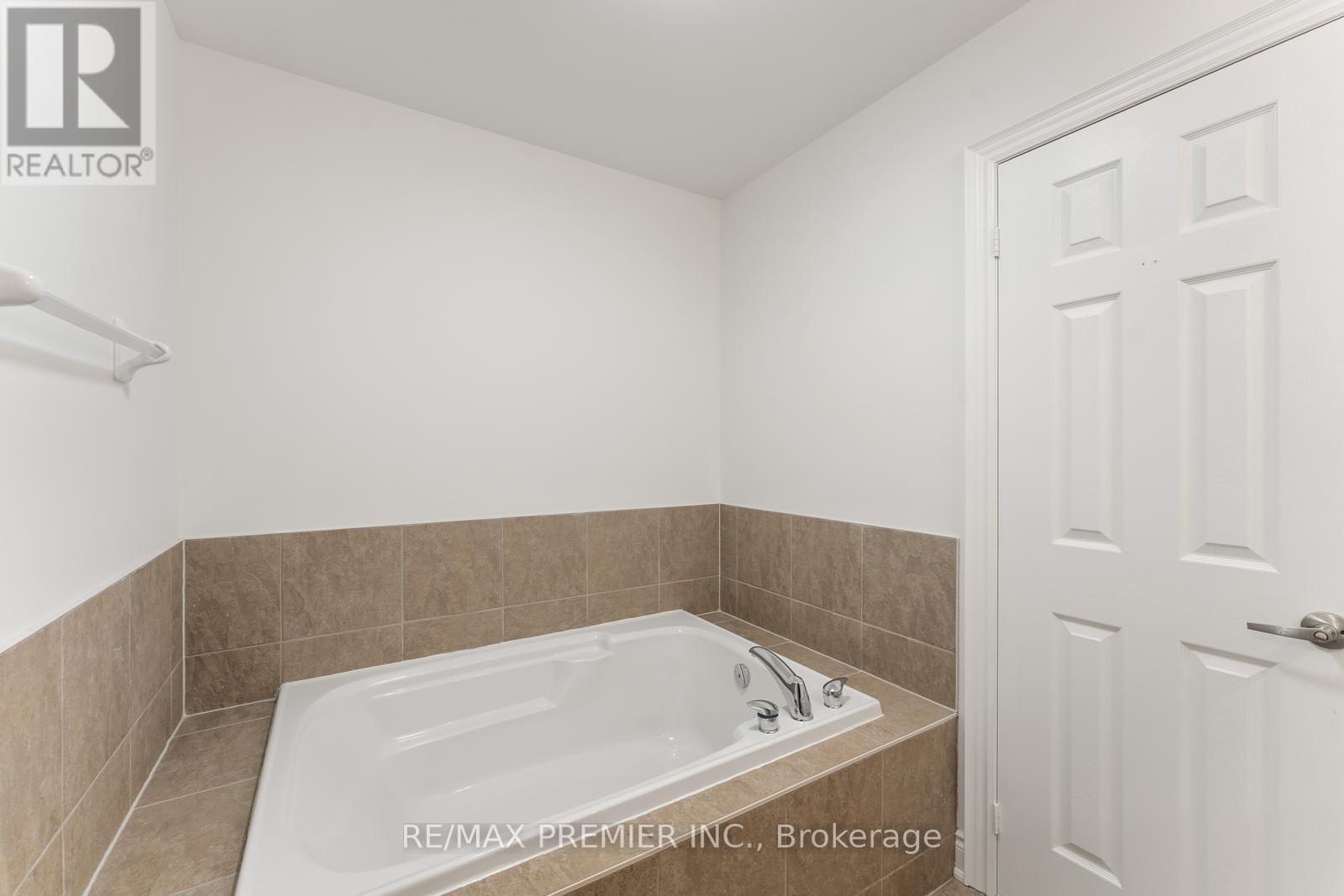 34 George Bogg Road, Vaughan (East Woodbridge), Ontario  L4L 0A3 - Photo 31 - N12442587