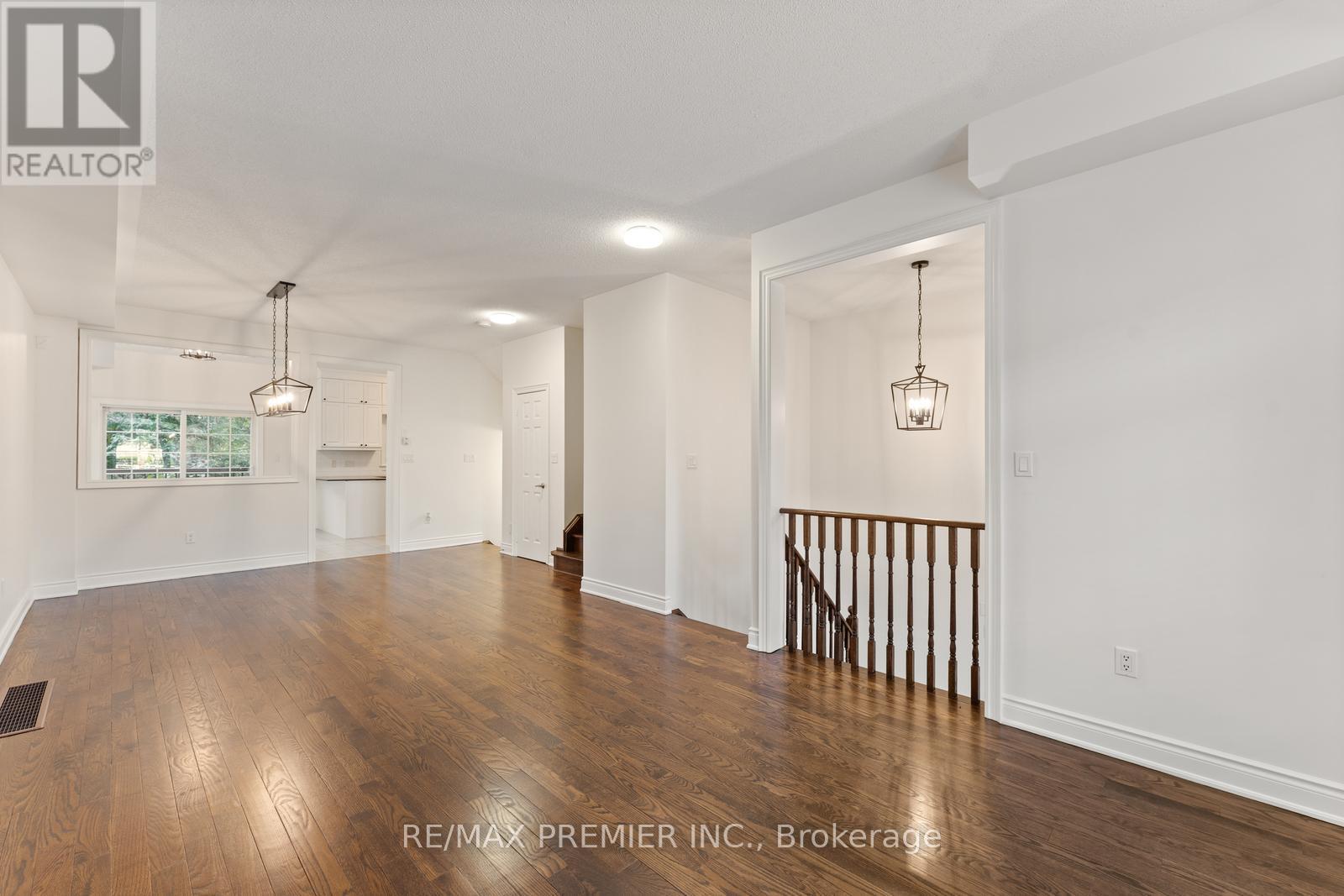 34 George Bogg Road, Vaughan (East Woodbridge), Ontario  L4L 0A3 - Photo 8 - N12442587