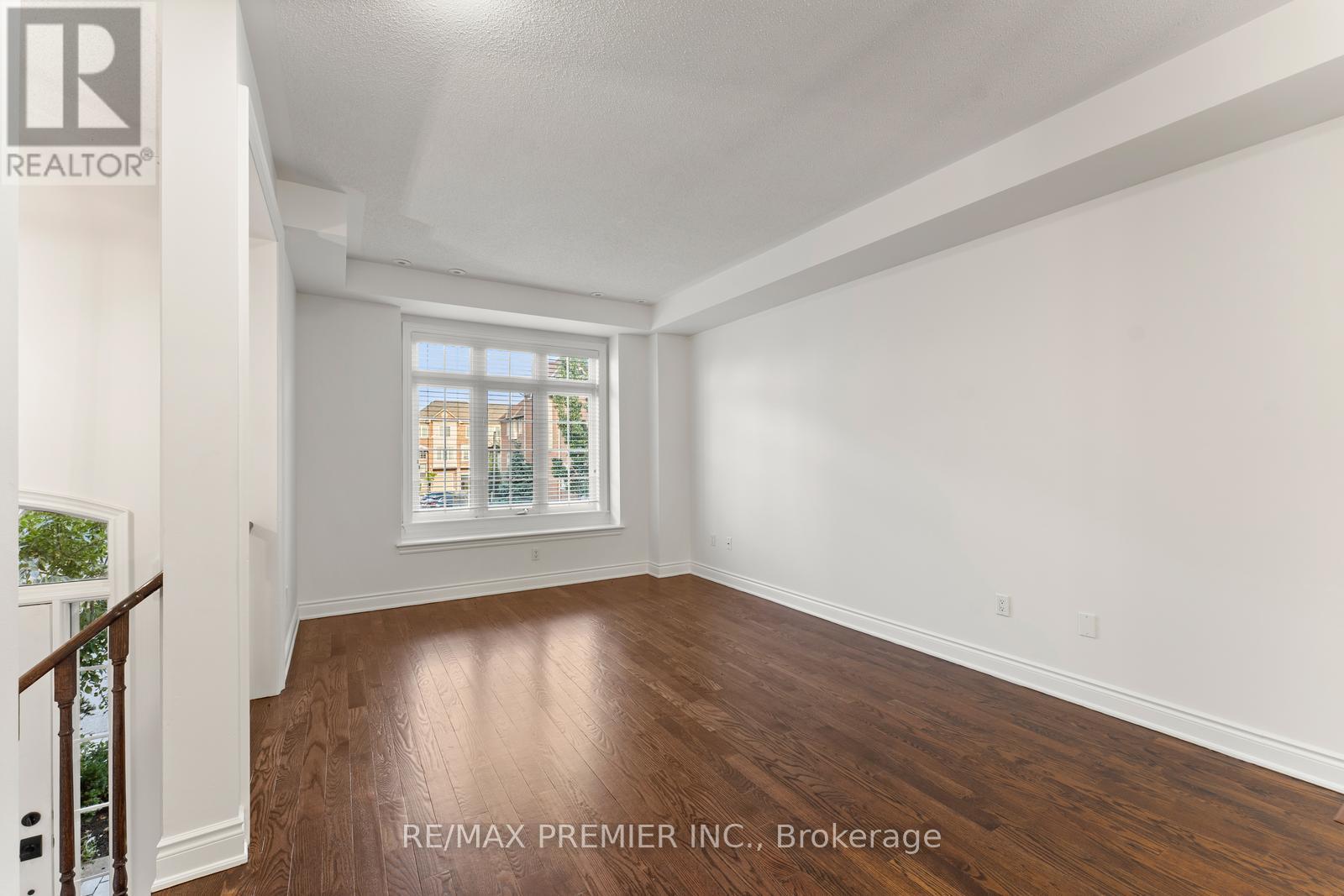 34 George Bogg Road, Vaughan (East Woodbridge), Ontario  L4L 0A3 - Photo 9 - N12442587
