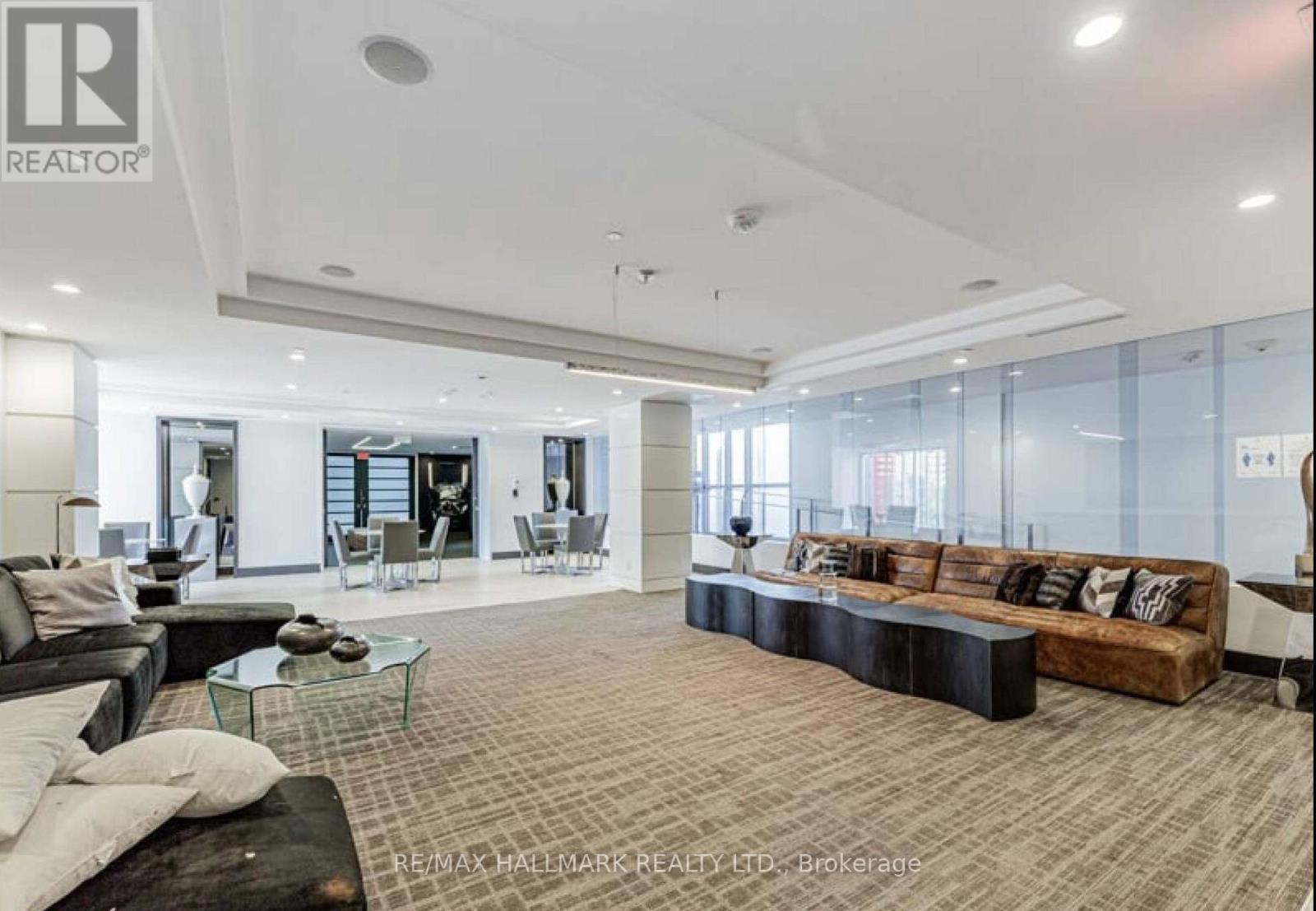 1610 - 9471 Yonge Street, Richmond Hill, Ontario  L4C 1V4 - Photo 11 - N12442601