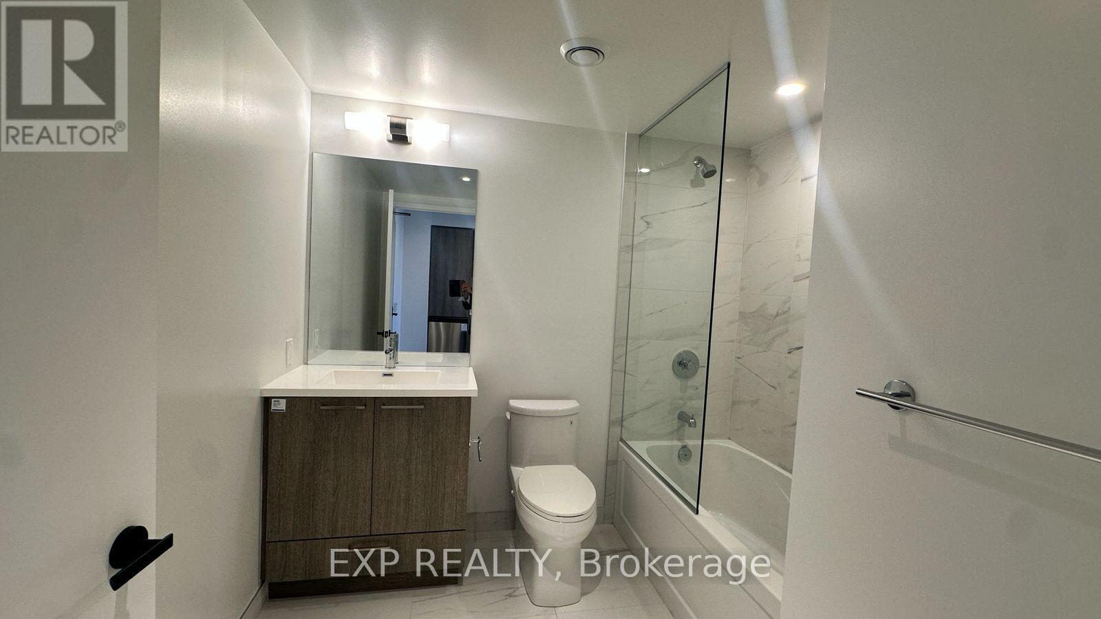 1705 - 195 Commerce Street, Vaughan (Vaughan Corporate Centre), Ontario  L4K 0P9 - Photo 14 - N12442604
