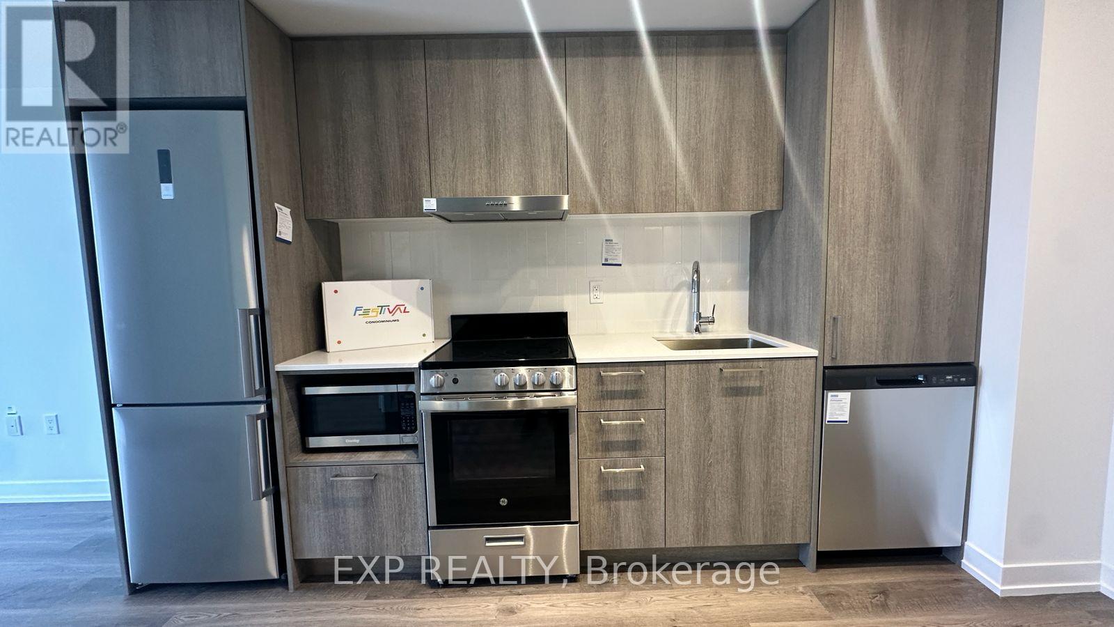 1705 - 195 Commerce Street, Vaughan (Vaughan Corporate Centre), Ontario  L4K 0P9 - Photo 4 - N12442604