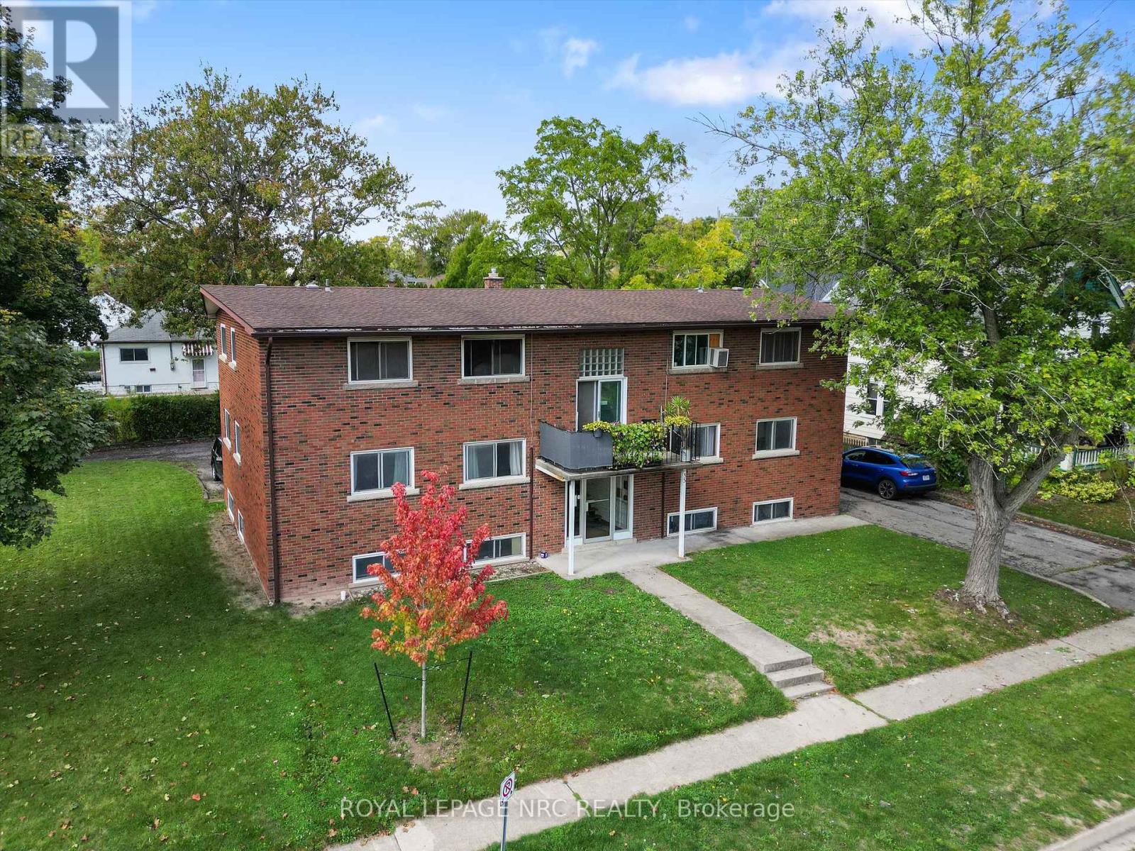 35 Aqueduct Street, Welland (Prince Charles), Ontario  L3C 1B7 - Photo 14 - X12430699