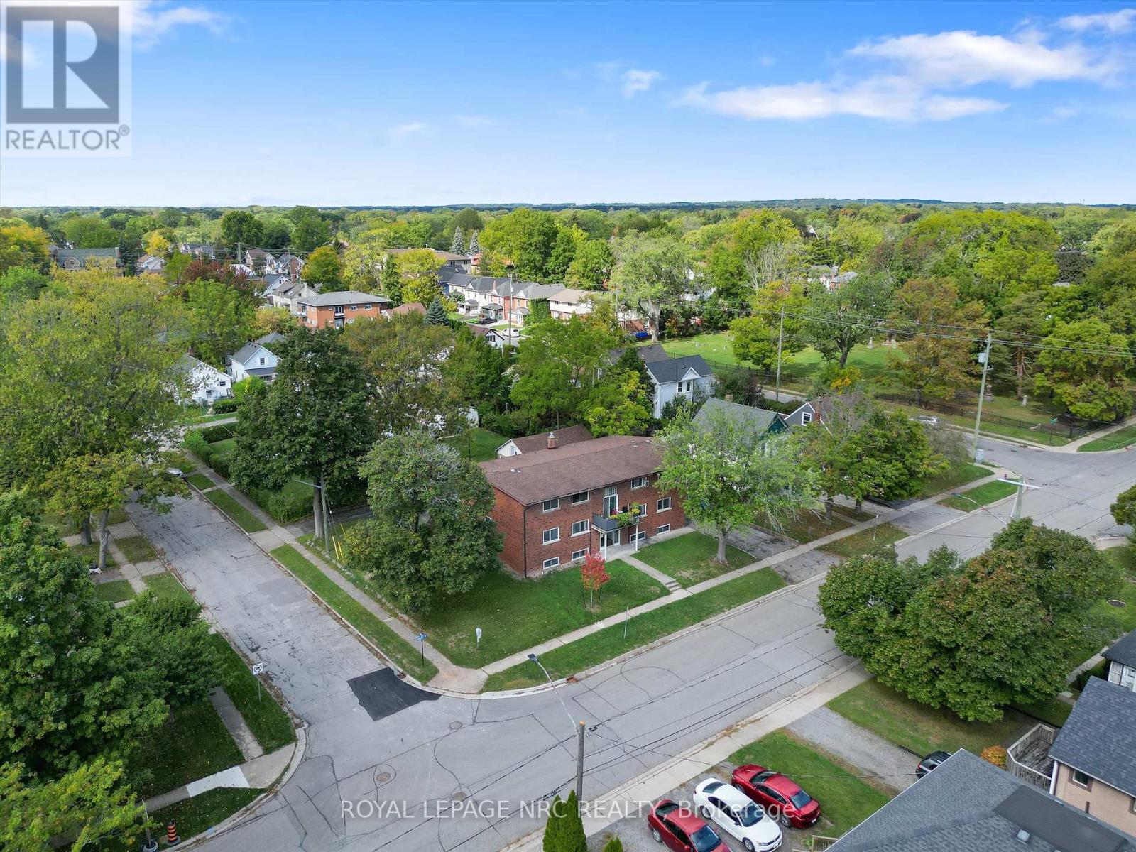 35 Aqueduct Street, Welland (Prince Charles), Ontario  L3C 1B7 - Photo 16 - X12430699