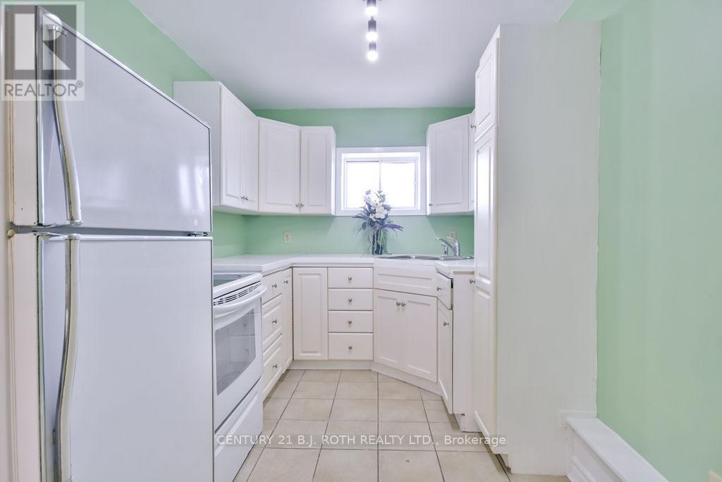 200 Edward Street, Orillia, Ontario  L3V 2X4 - Photo 9 - S12442577