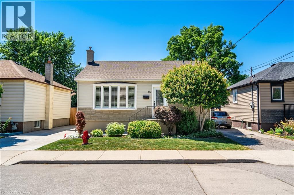 38 Salem Avenue, Hamilton, Ontario  L9A 3V9 - Photo 1 - 40776094
