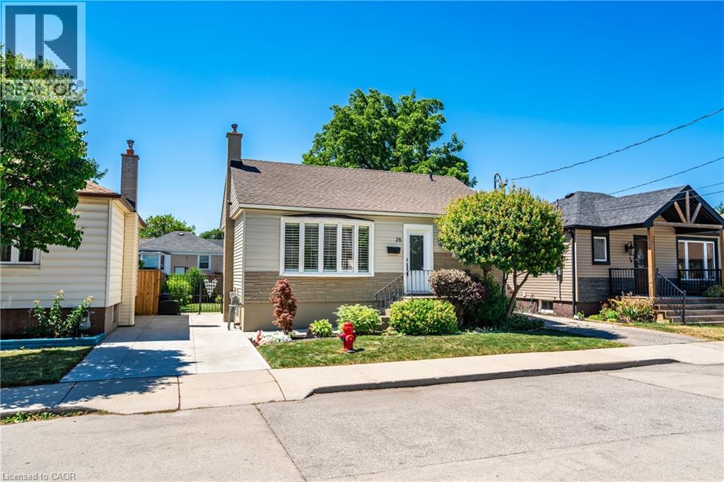 38 Salem Avenue, Hamilton, Ontario  L9A 3V9 - Photo 2 - 40776094