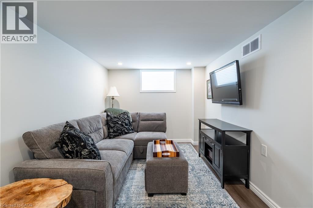 38 Salem Avenue, Hamilton, Ontario  L9A 3V9 - Photo 20 - 40776094