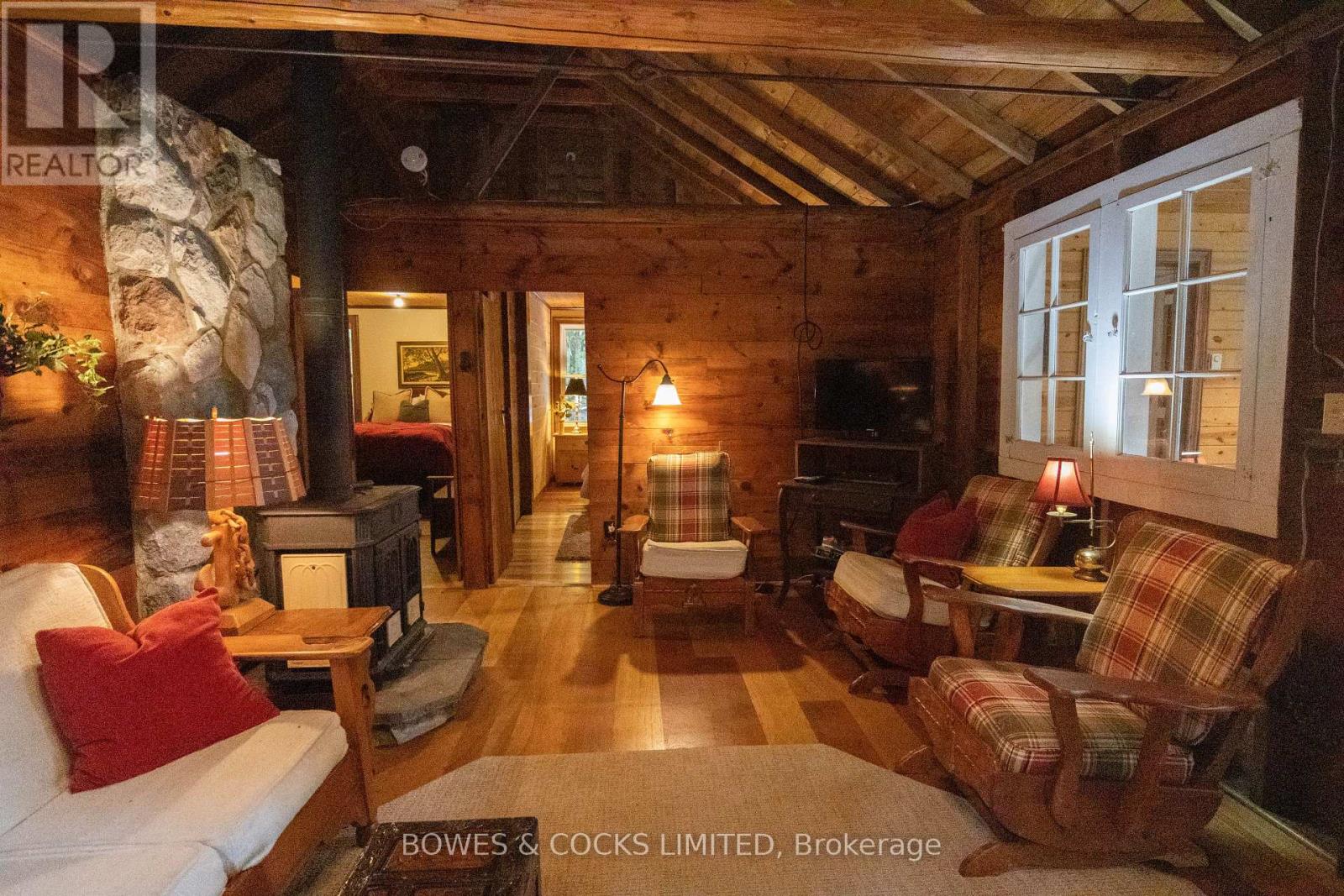408 Couchs Road, North Kawartha, Ontario  K0L 1A0 - Photo 10 - X12442787