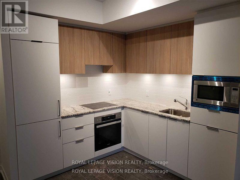 812 - 20 O' Neill Road, Toronto, Ontario  M3C 3M9 - Photo 3 - C12441385
