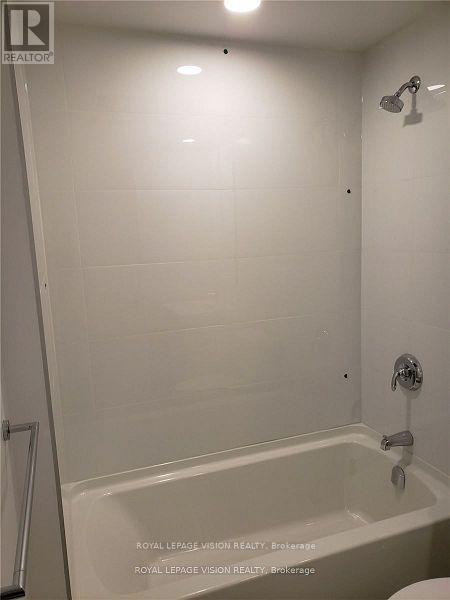 812 - 20 O' Neill Road, Toronto, Ontario  M3C 3M9 - Photo 12 - C12441385