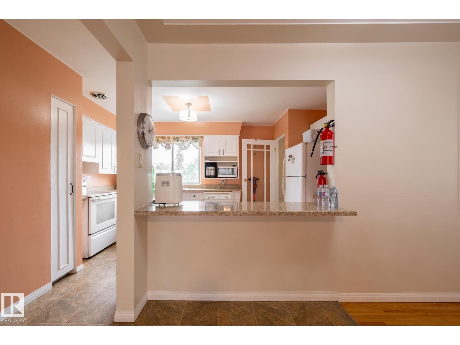 15707 92 Av Nw, Edmonton, Alberta  T5R 5C5 - Photo 12 - E4460621