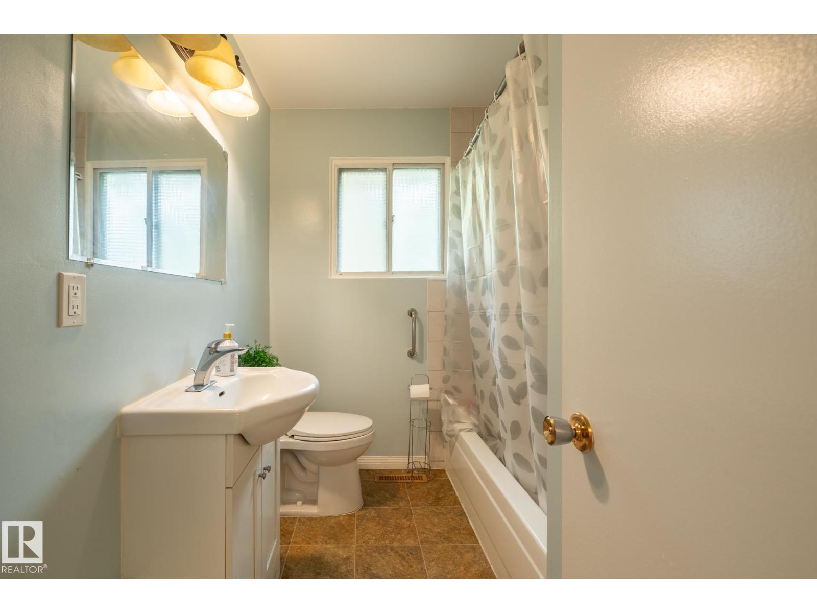 15707 92 Av Nw, Edmonton, Alberta  T5R 5C5 - Photo 22 - E4460621