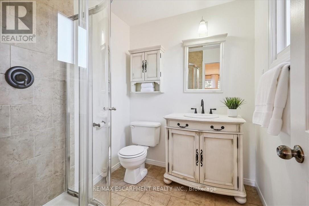 41 Steen Drive, Mississauga (Streetsville), Ontario  L5N 2V3 - Photo 13 - W12442559