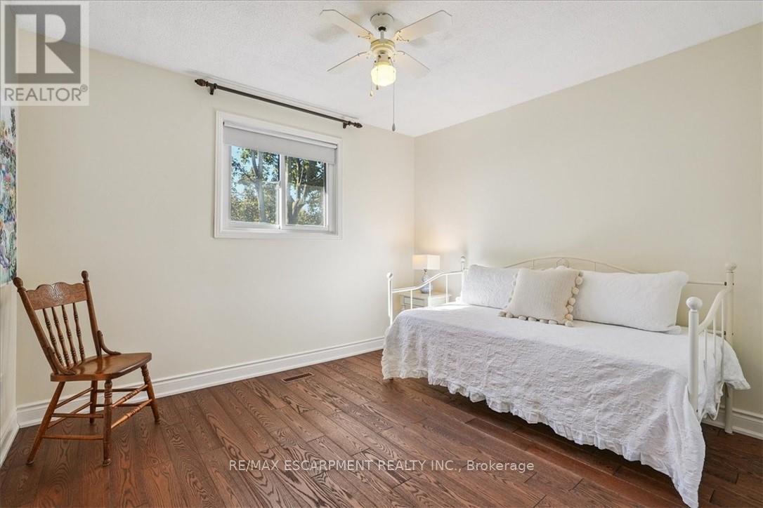 41 Steen Drive, Mississauga (Streetsville), Ontario  L5N 2V3 - Photo 16 - W12442559