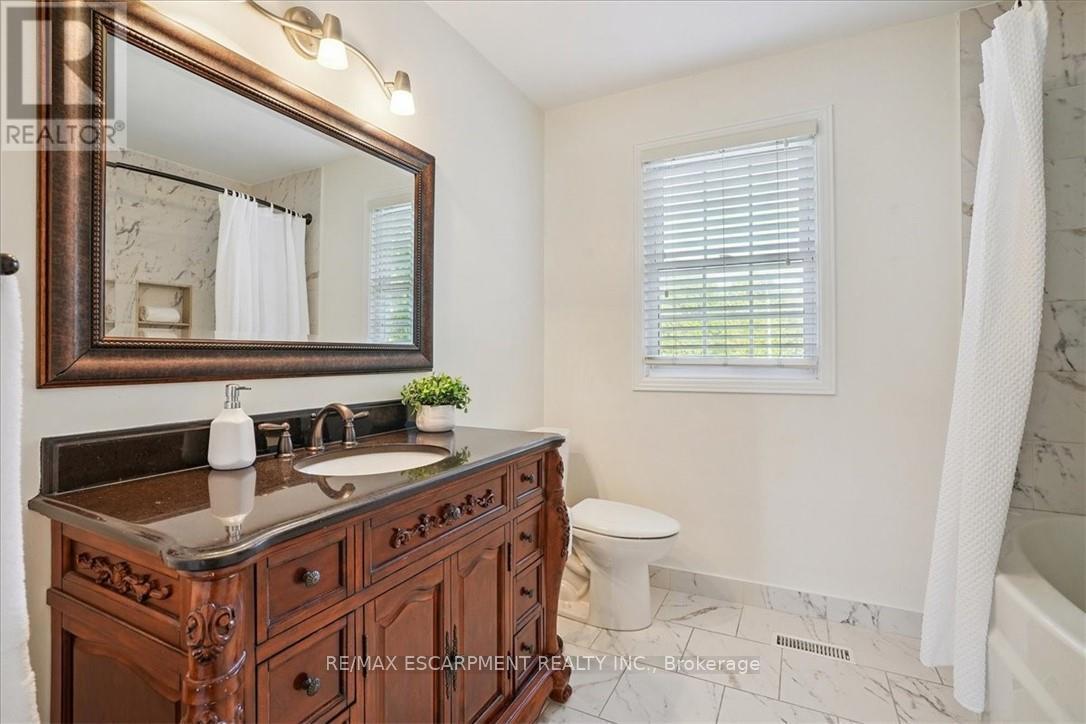 41 Steen Drive, Mississauga (Streetsville), Ontario  L5N 2V3 - Photo 17 - W12442559