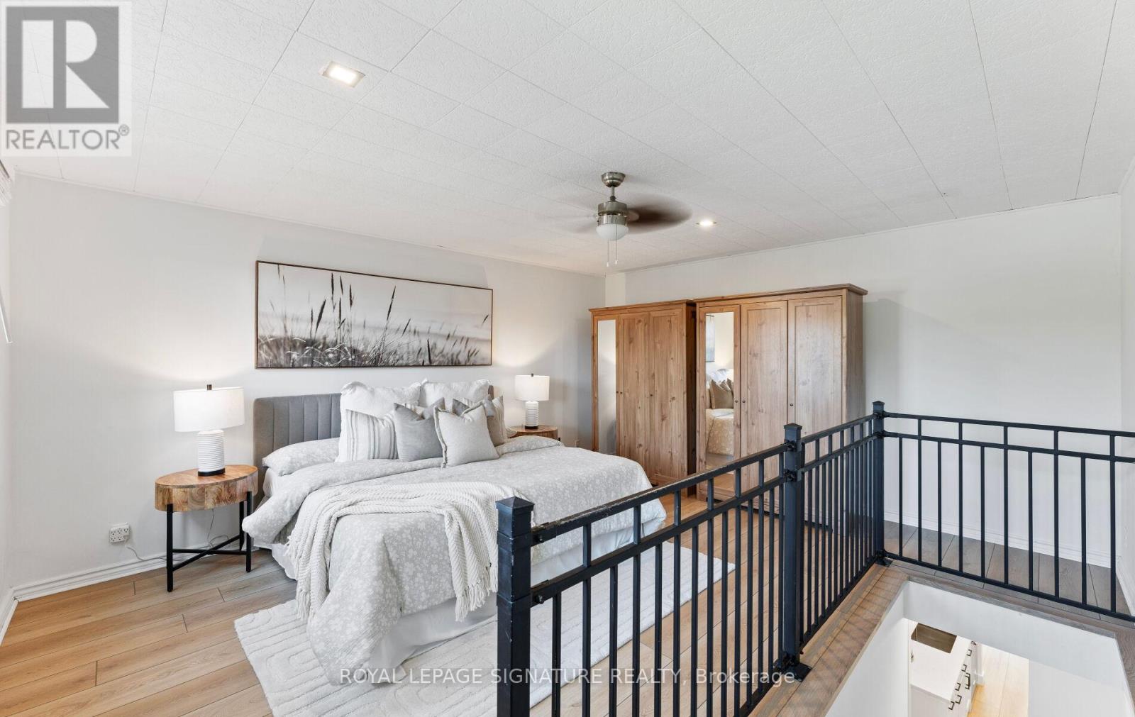 126 Twenty Second Street, Toronto (New Toronto), Ontario  M8V 3M4 - Photo 18 - W12442560