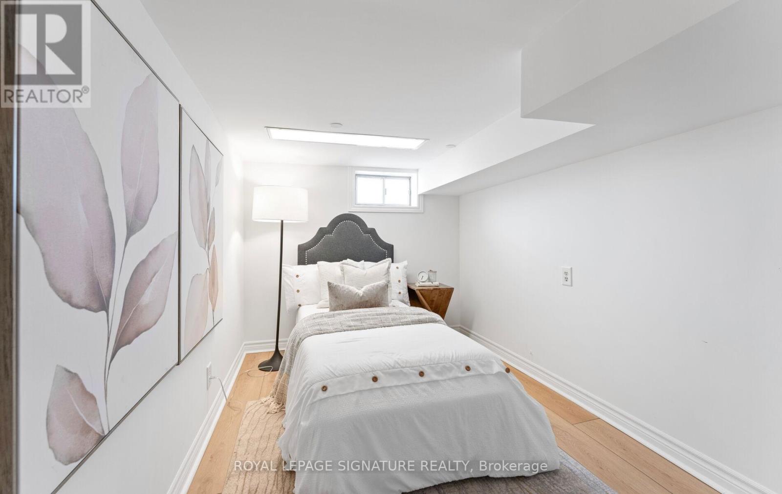 126 Twenty Second Street, Toronto (New Toronto), Ontario  M8V 3M4 - Photo 25 - W12442560