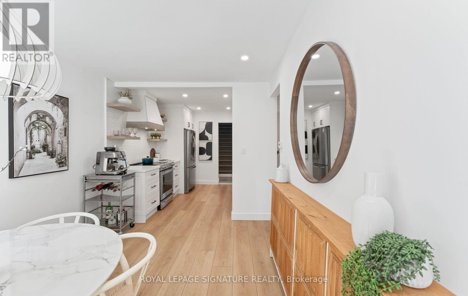 126 Twenty Second Street, Toronto (New Toronto), Ontario  M8V 3M4 - Photo 4 - W12442560