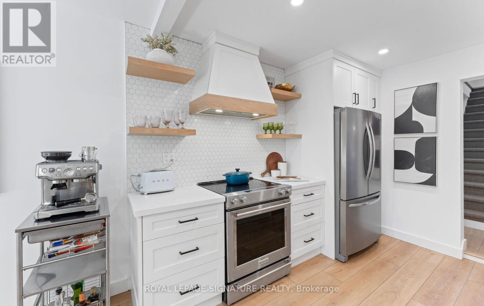 126 Twenty Second Street, Toronto (New Toronto), Ontario  M8V 3M4 - Photo 8 - W12442560