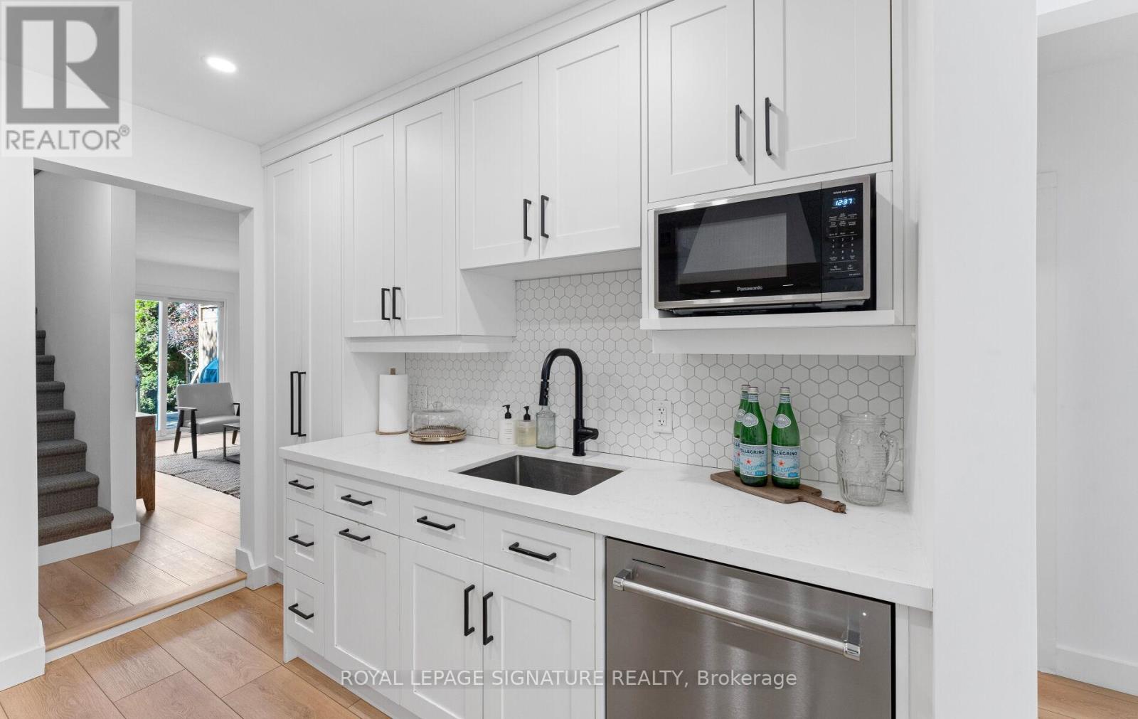 126 Twenty Second Street, Toronto (New Toronto), Ontario  M8V 3M4 - Photo 9 - W12442560