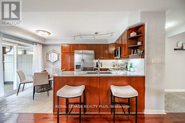 4 - 700 Neighbourhood Circle, Mississauga, Ontario  L5B 0A6 - Photo 13 - W12442562