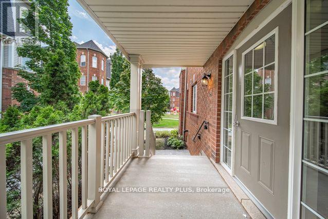 4 - 700 Neighbourhood Circle, Mississauga, Ontario  L5B 0A6 - Photo 4 - W12442562