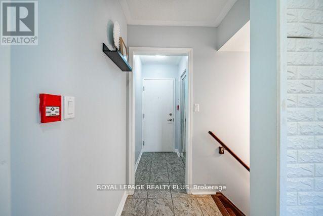 4 - 700 Neighbourhood Circle, Mississauga, Ontario  L5B 0A6 - Photo 8 - W12442562