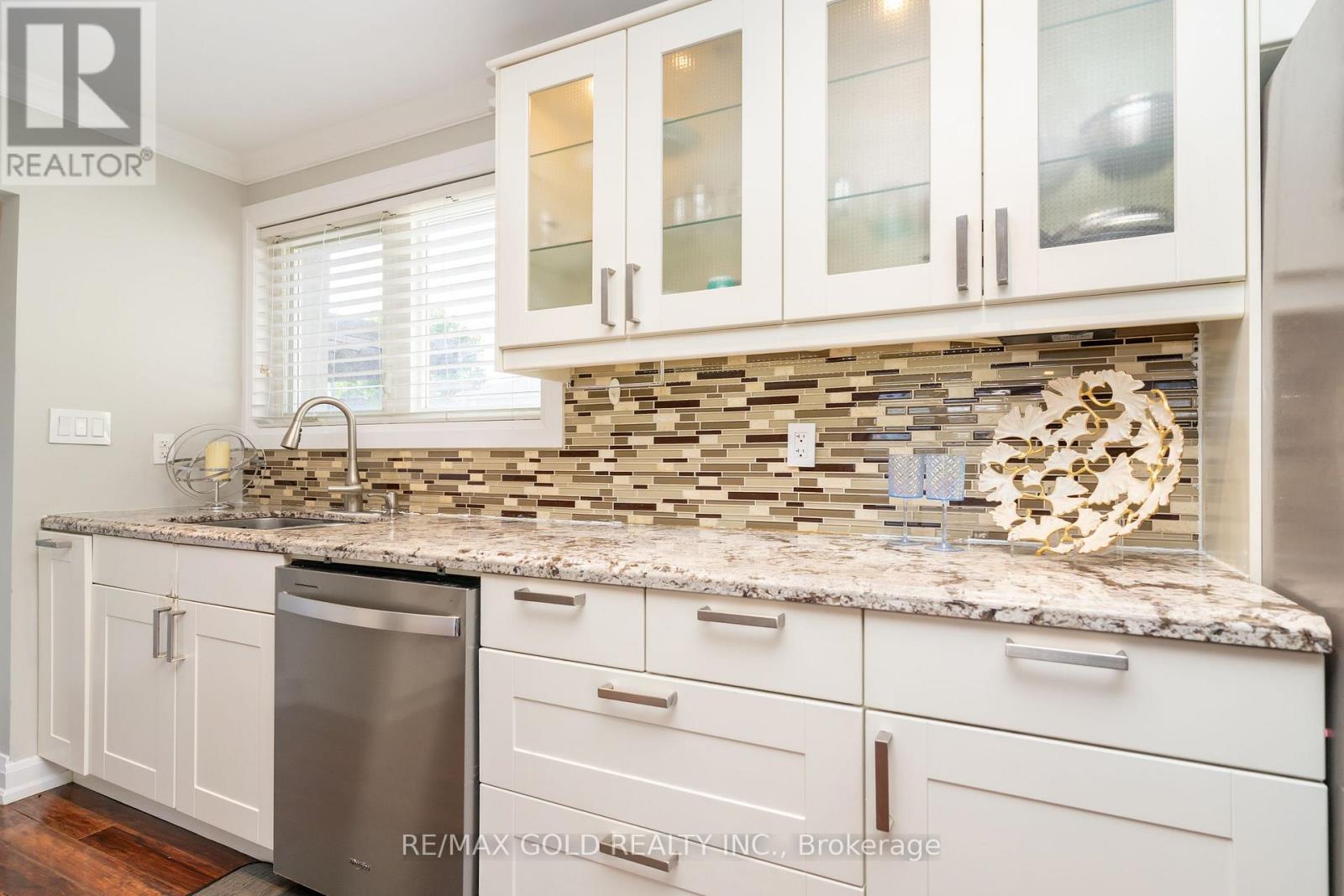 39 Ascot Avenue, Brampton (Avondale), Ontario  L6T 2P3 - Photo 12 - W12442565