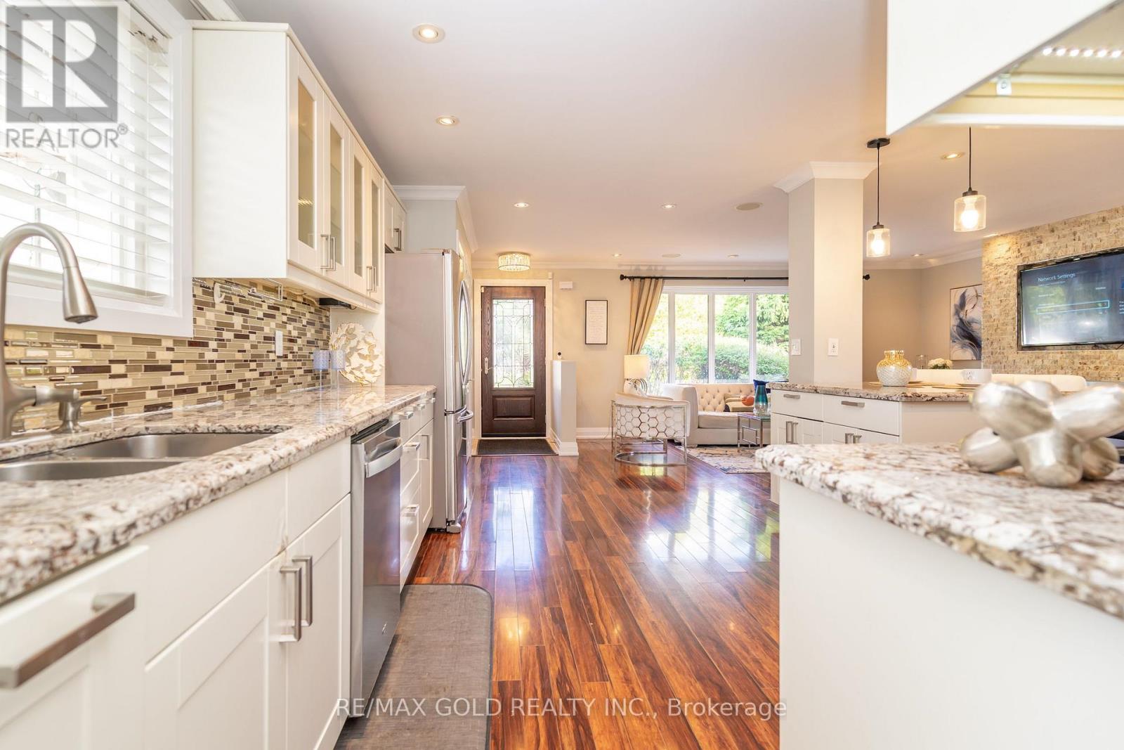 39 Ascot Avenue, Brampton (Avondale), Ontario  L6T 2P3 - Photo 13 - W12442565