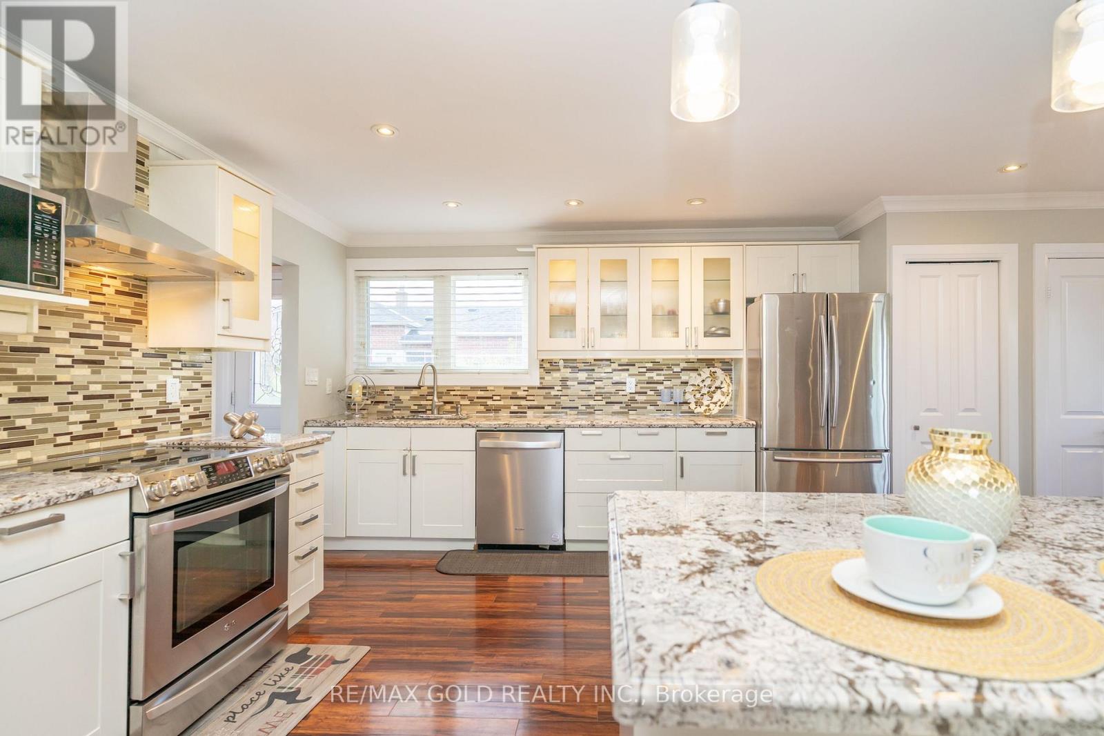39 Ascot Avenue, Brampton (Avondale), Ontario  L6T 2P3 - Photo 15 - W12442565