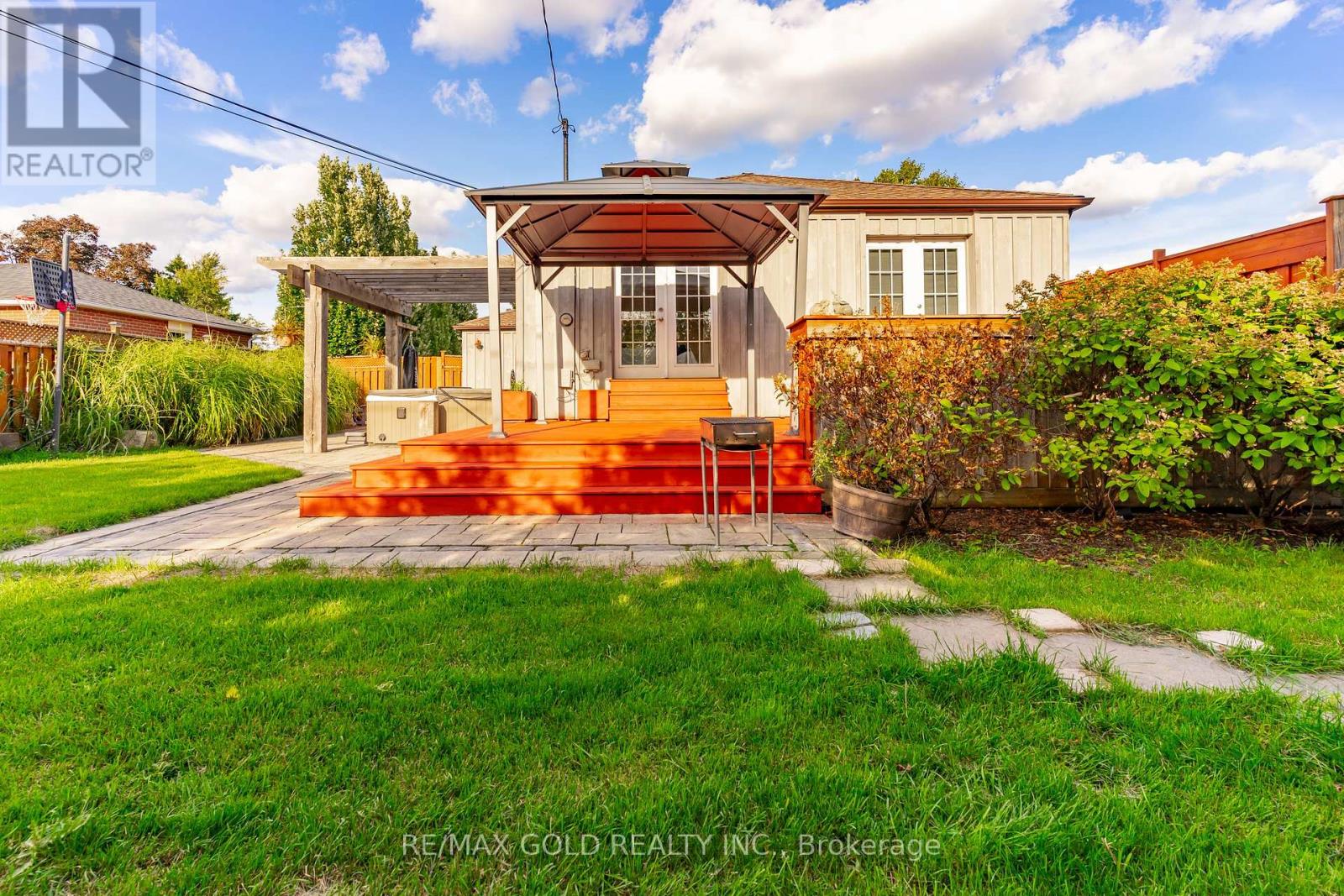 39 Ascot Avenue, Brampton (Avondale), Ontario  L6T 2P3 - Photo 44 - W12442565