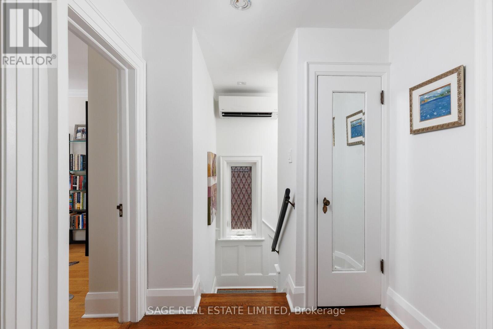 35 Grenview Boulevard N, Toronto (Kingsway South), Ontario  M8X 2J9 - Photo 32 - W12442606