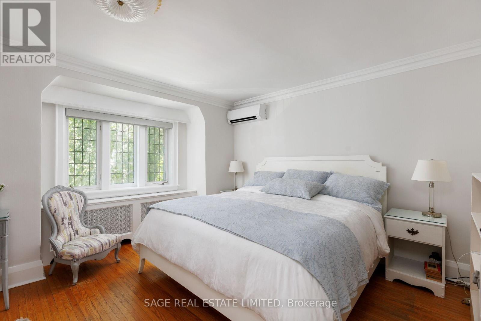 35 Grenview Boulevard N, Toronto (Kingsway South), Ontario  M8X 2J9 - Photo 33 - W12442606