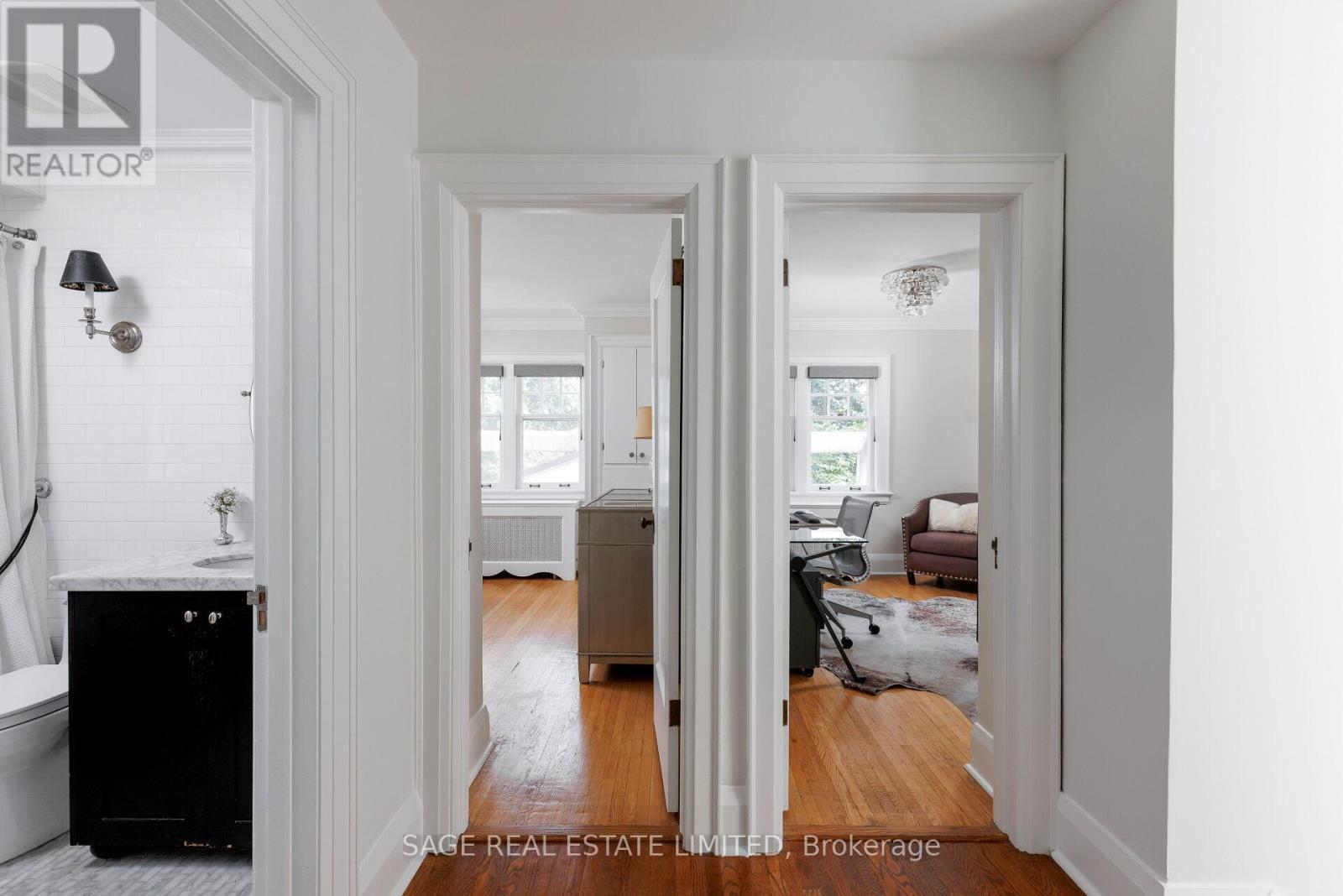 35 Grenview Boulevard N, Toronto (Kingsway South), Ontario  M8X 2J9 - Photo 36 - W12442606