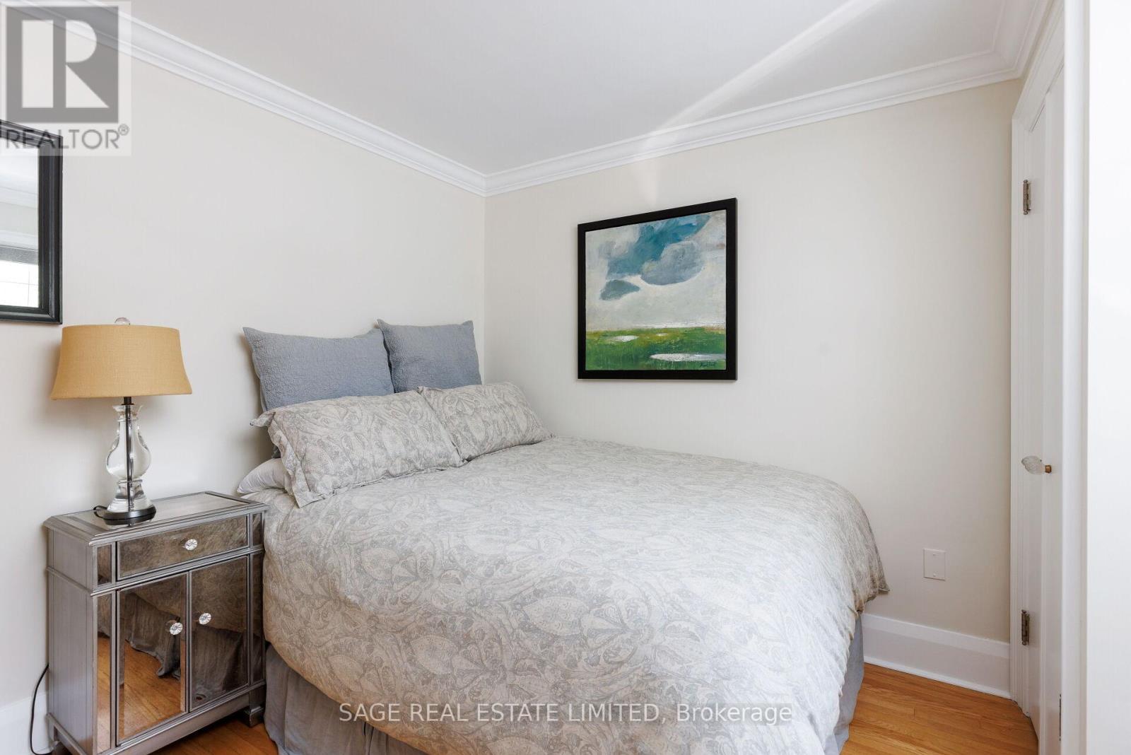35 Grenview Boulevard N, Toronto (Kingsway South), Ontario  M8X 2J9 - Photo 38 - W12442606