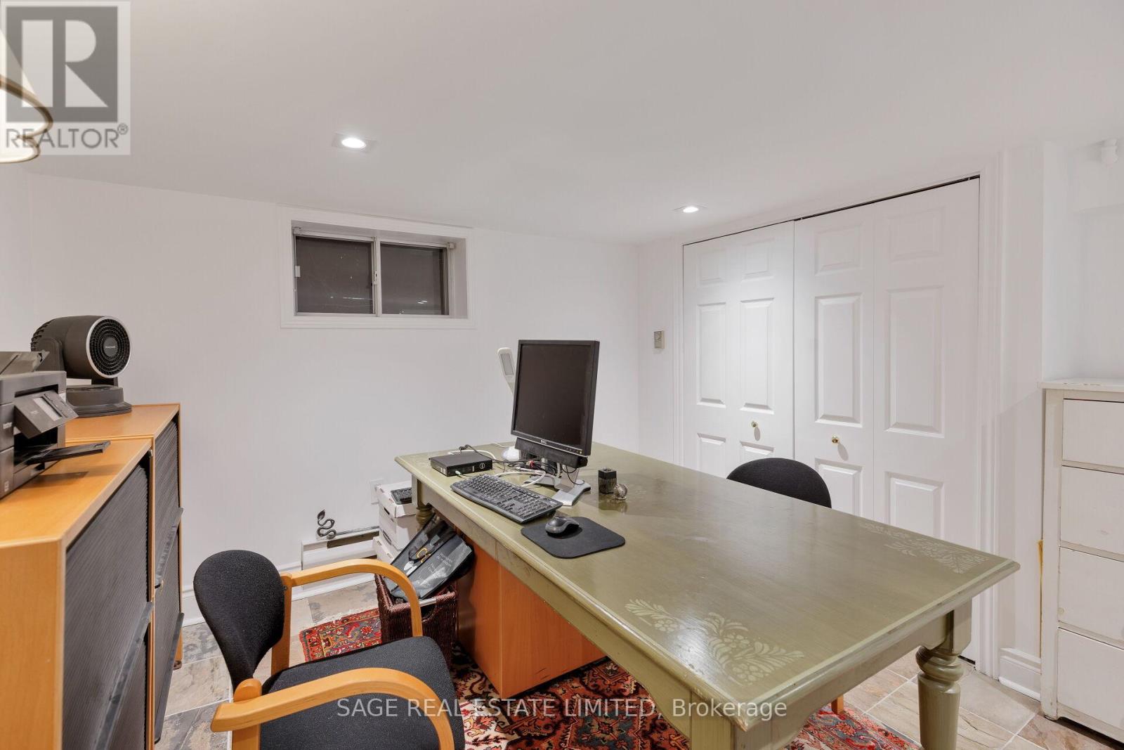35 Grenview Boulevard N, Toronto (Kingsway South), Ontario  M8X 2J9 - Photo 47 - W12442606