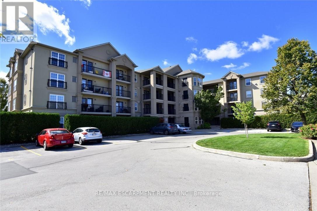103 - 2035 Appleby Line, Burlington (Uptown), Ontario  L7L 7G8 - Photo 1 - W12442621