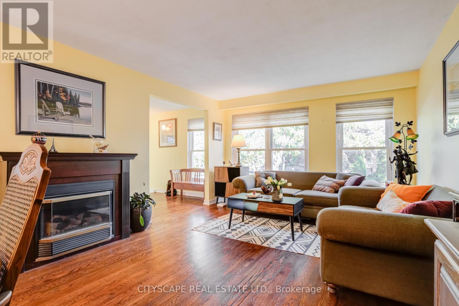 22 Jade Crescent, Brampton (Northgate), Ontario  L6S 3H1 - Photo 4 - W12442630