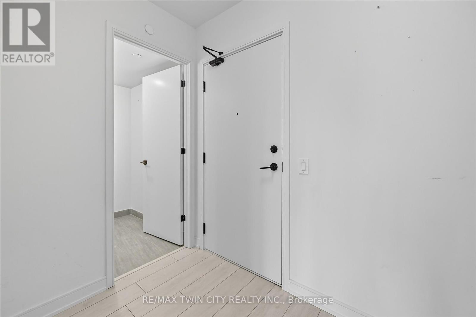 106 - 8010 Derry Road, Milton, Ontario  L9T 9N3 - Photo 3 - W12442636