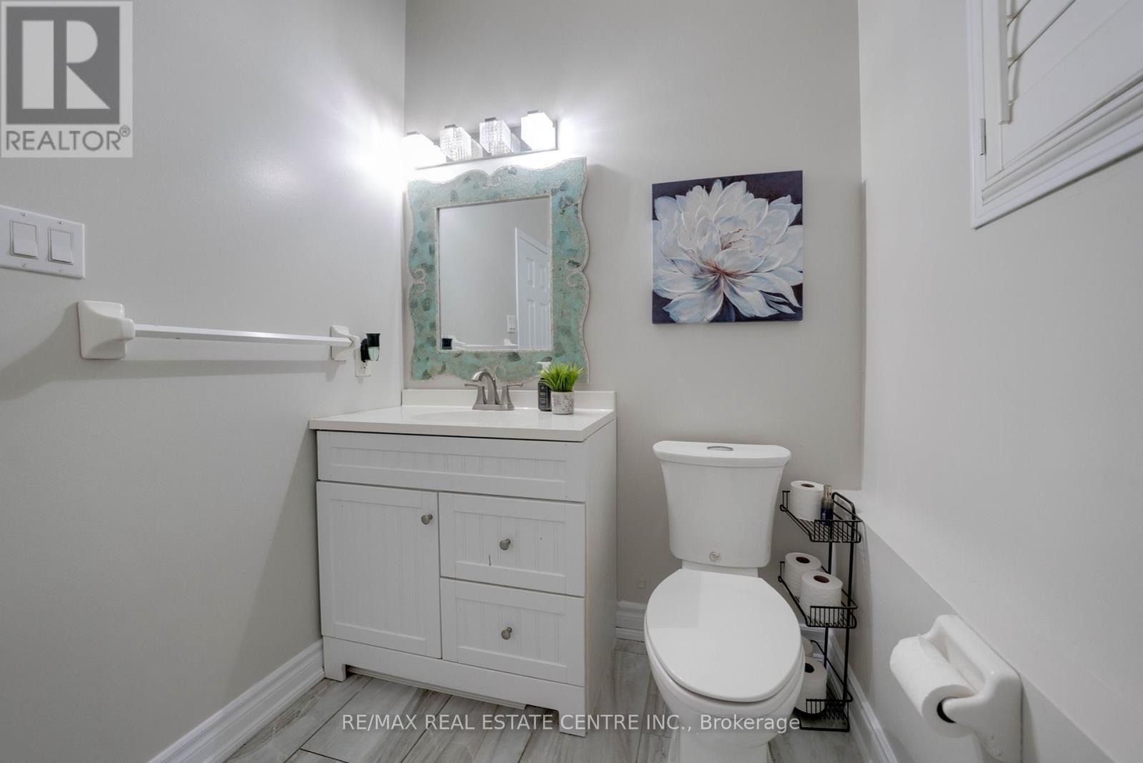 37 Pebblestone Circle, Brampton, Ontario  L6X 4N2 - Photo 19 - W12442639