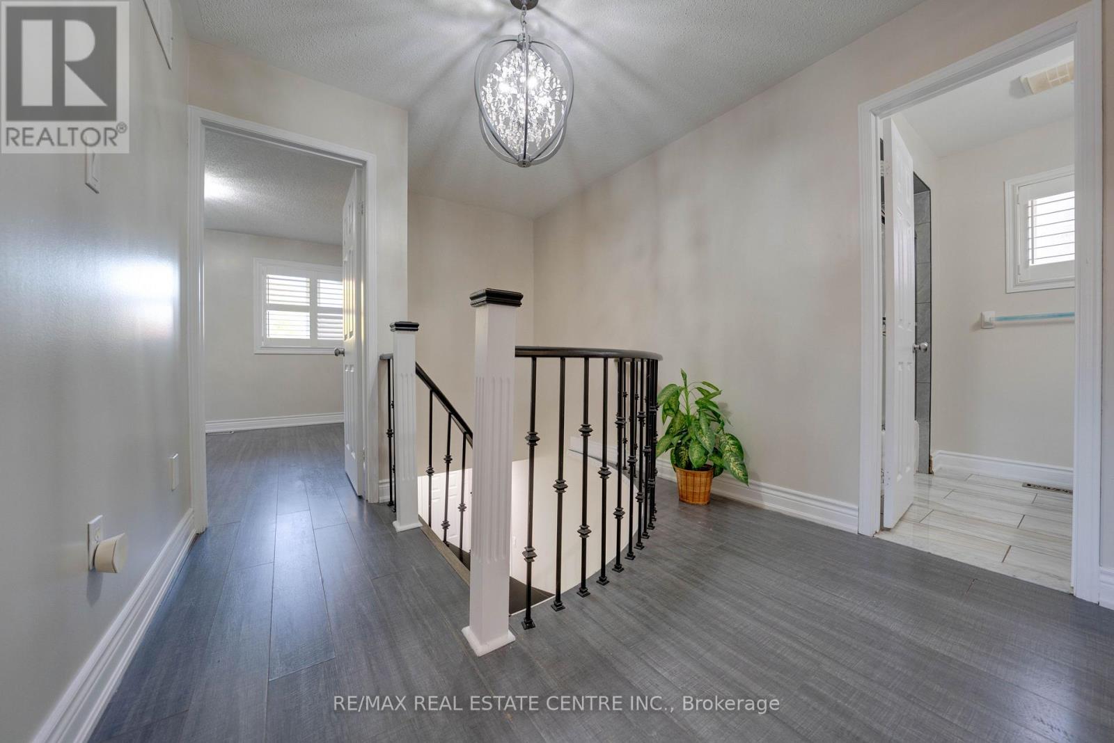 37 Pebblestone Circle, Brampton, Ontario  L6X 4N2 - Photo 21 - W12442639