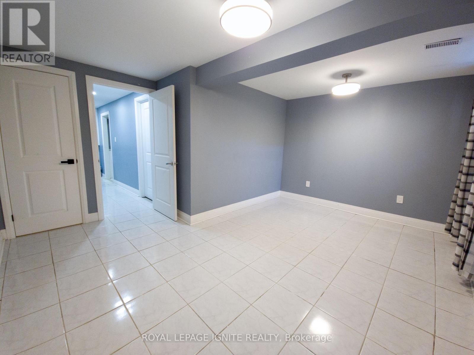 32 - 23 Tealham Drive, Toronto (West Humber-Clairville), Ontario  M9V 3T5 - Photo 11 - W12442641