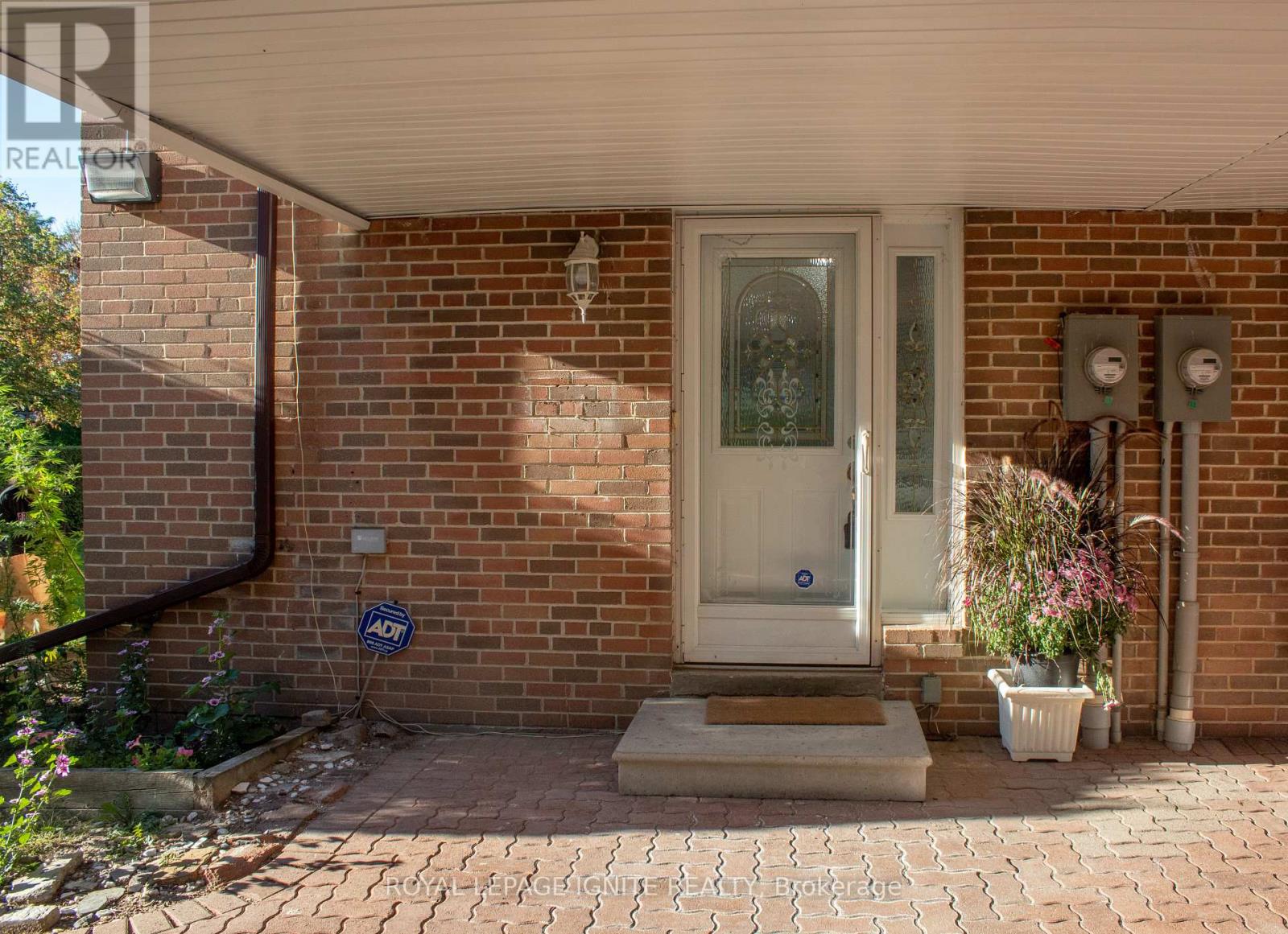 32 - 23 Tealham Drive, Toronto (West Humber-Clairville), Ontario  M9V 3T5 - Photo 2 - W12442641