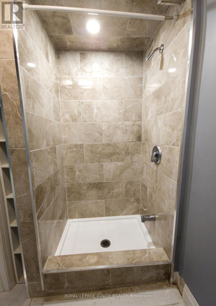 32 - 23 Tealham Drive, Toronto (West Humber-Clairville), Ontario  M9V 3T5 - Photo 22 - W12442641