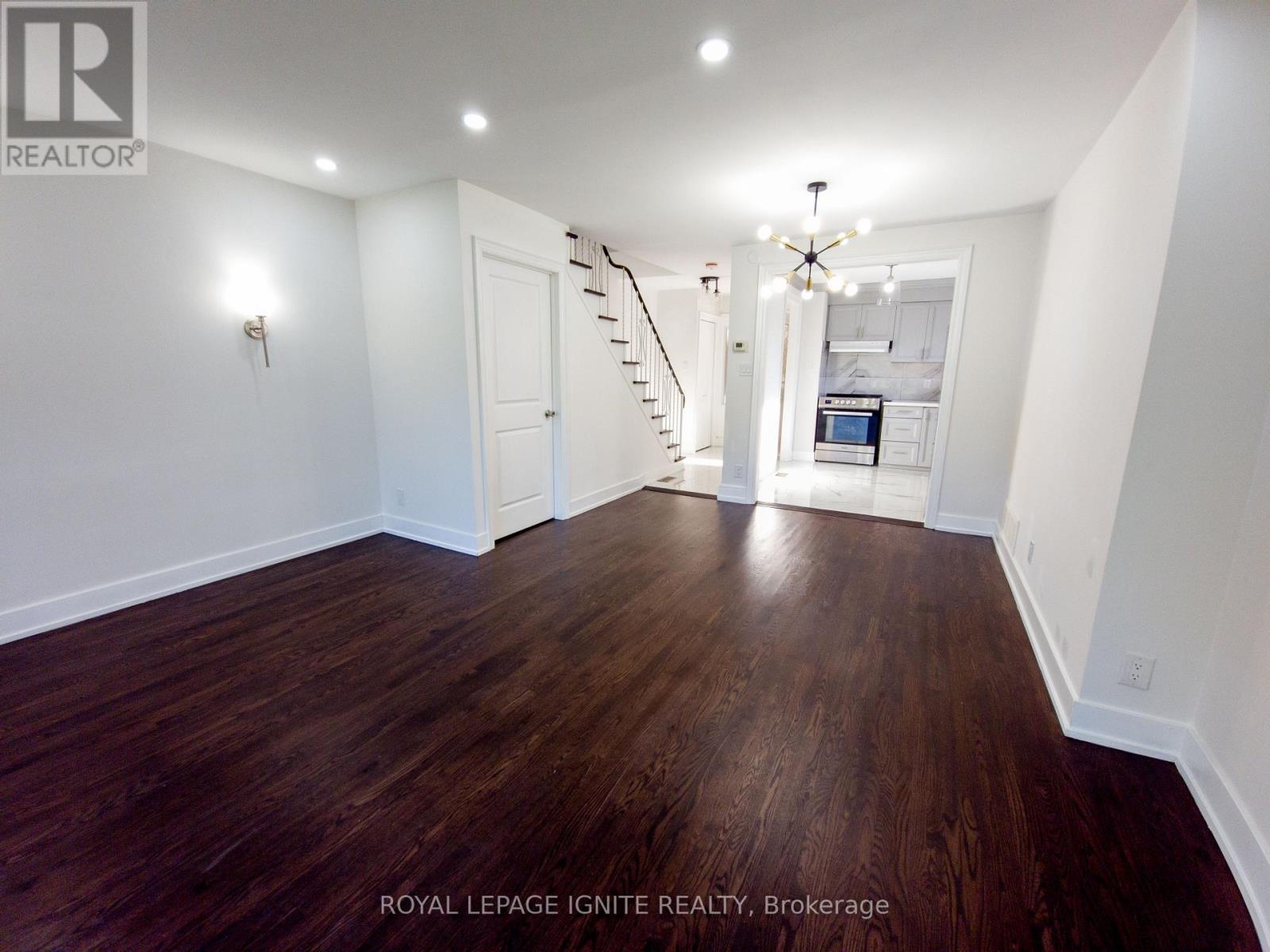 32 - 23 Tealham Drive, Toronto (West Humber-Clairville), Ontario  M9V 3T5 - Photo 4 - W12442641