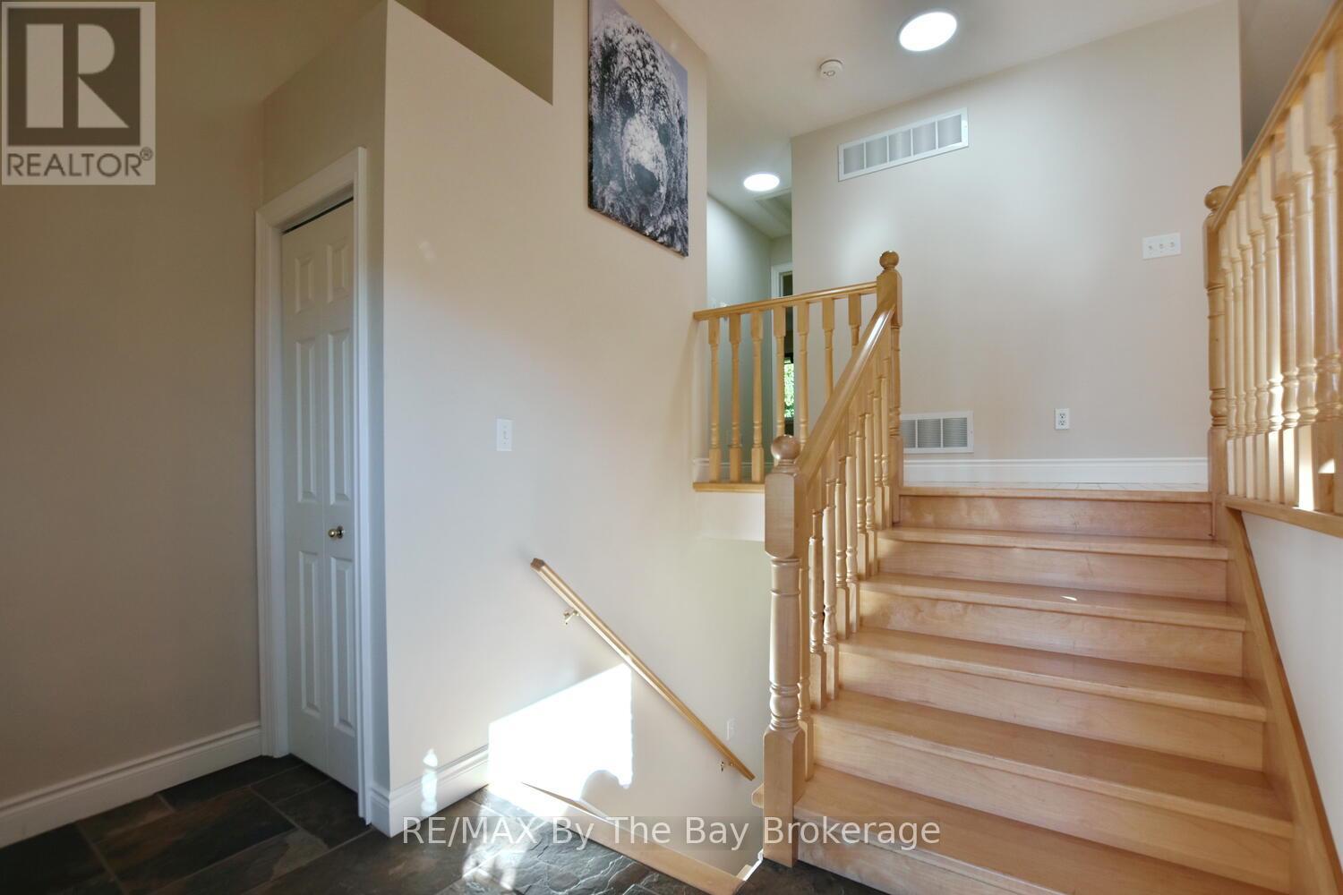 60 Caribou Trail, Wasaga Beach, Ontario  L9Z 1H4 - Photo 23 - S12442297