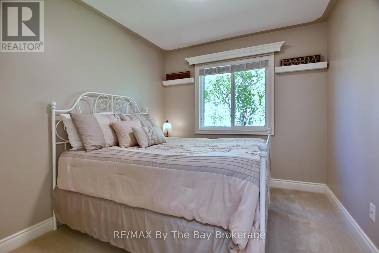 60 Caribou Trail, Wasaga Beach, Ontario  L9Z 1H4 - Photo 16 - S12442297