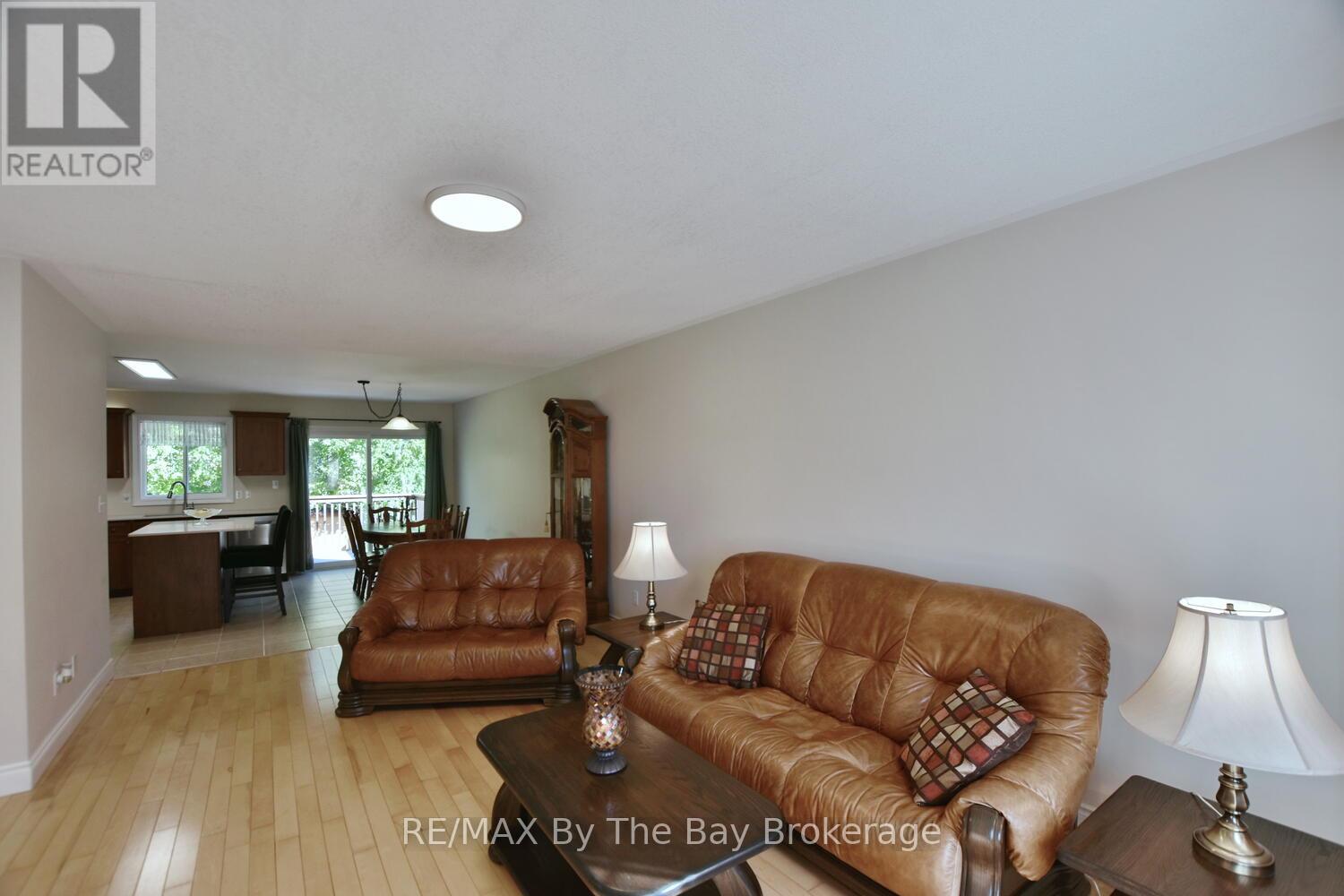 60 Caribou Trail, Wasaga Beach, Ontario  L9Z 1H4 - Photo 14 - S12442297